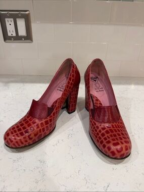 John Fluevog Red Croc-Embossed Block Heel Pumps size 8.5